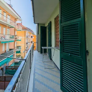 112-casa-cavi-di-lavagna-150metri-dal-mare.hotelitalianriviera.com/